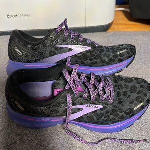 Brooks Ghost 14 black cheetah print size 8.5